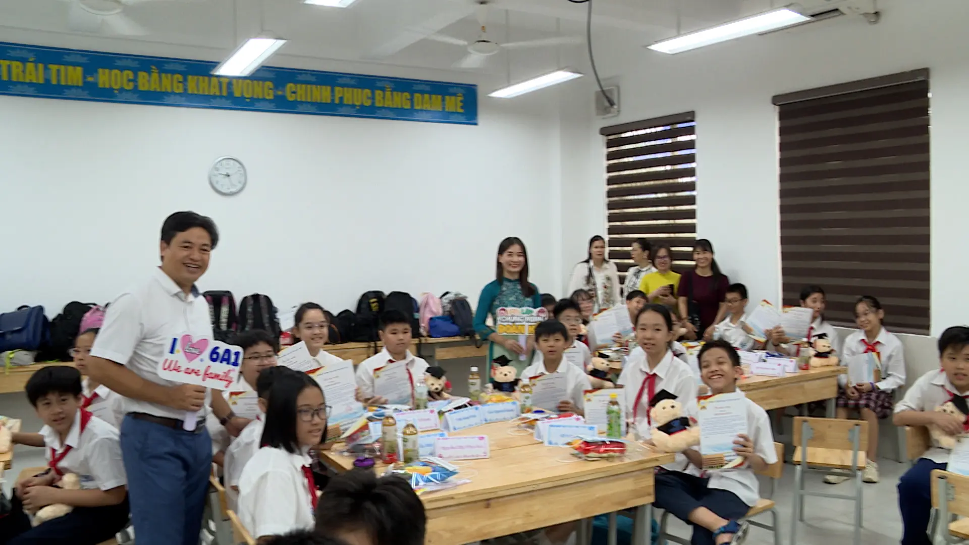 Ngày đầu tiên ở ngôi trường mơ ước